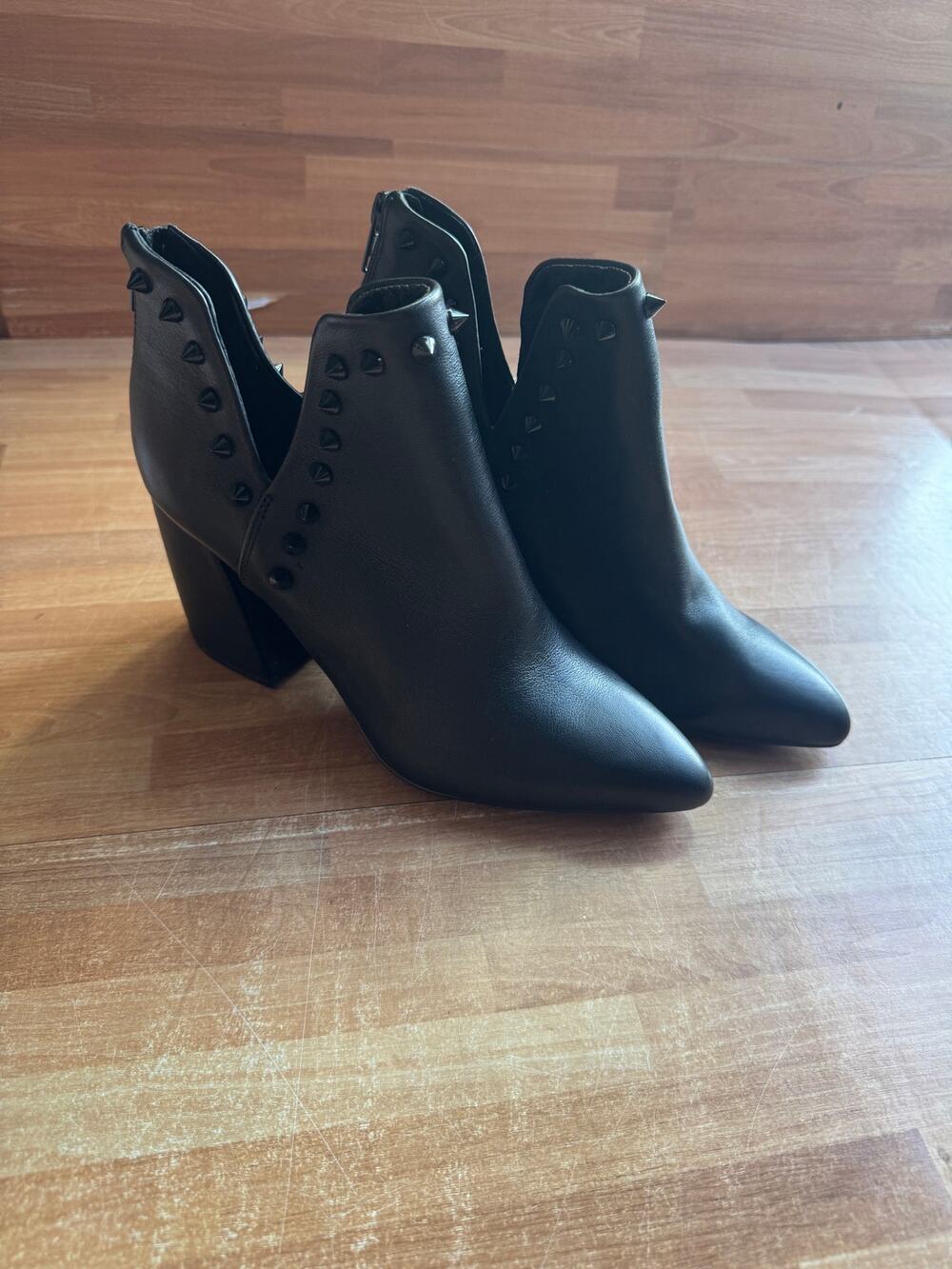 Madden Cedar Pointed Toe Block Heel Bootie, size 7M.
